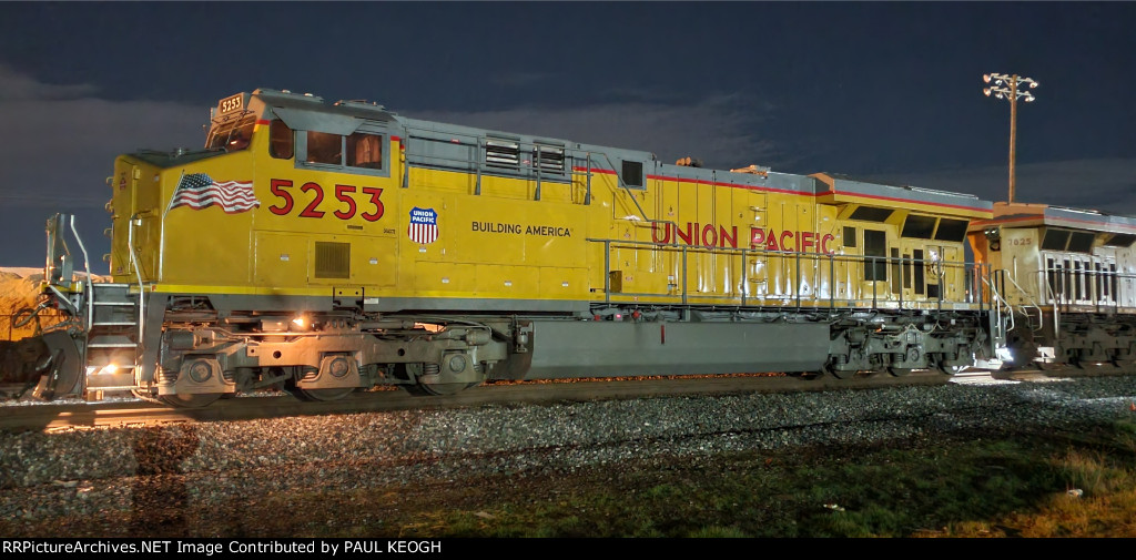 UP 5253 Side Shot As She Sits On Main 2 Waiting for A Green Light.